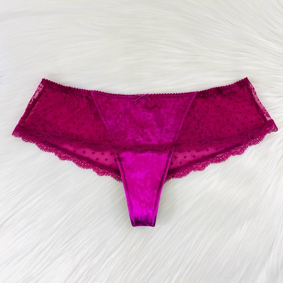 32D/S Victoria’s Secret Lined Demi Bra & Thong Set - Picture 9 of 13